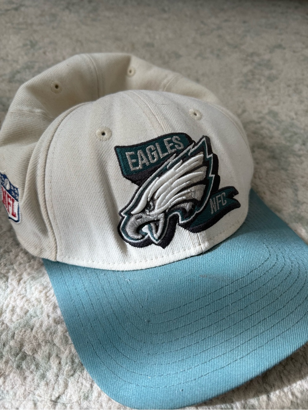 NFL Eagles White and Teal Classic Logo Cap